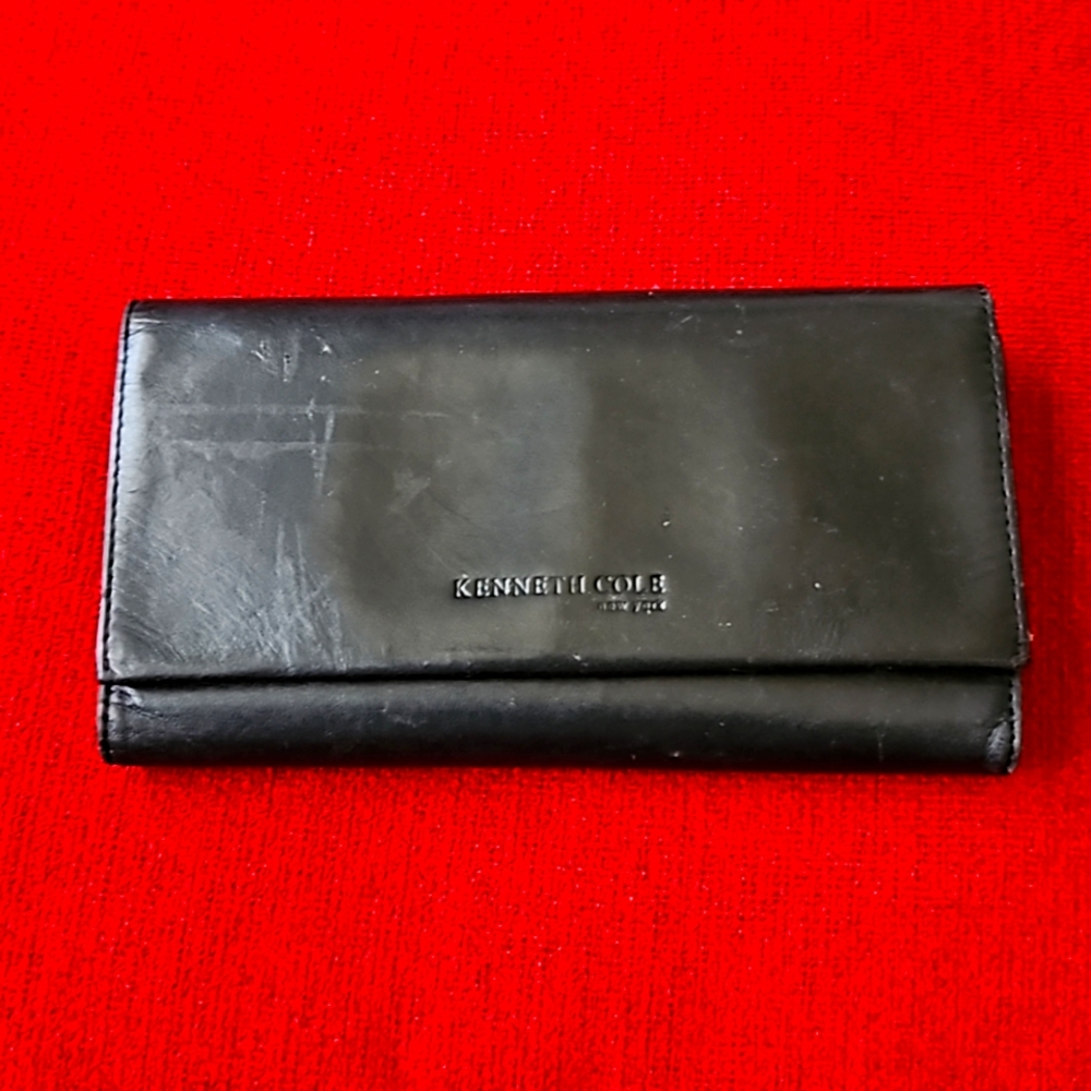 Kenneth Cole NewYork Geniune Leather Wallet